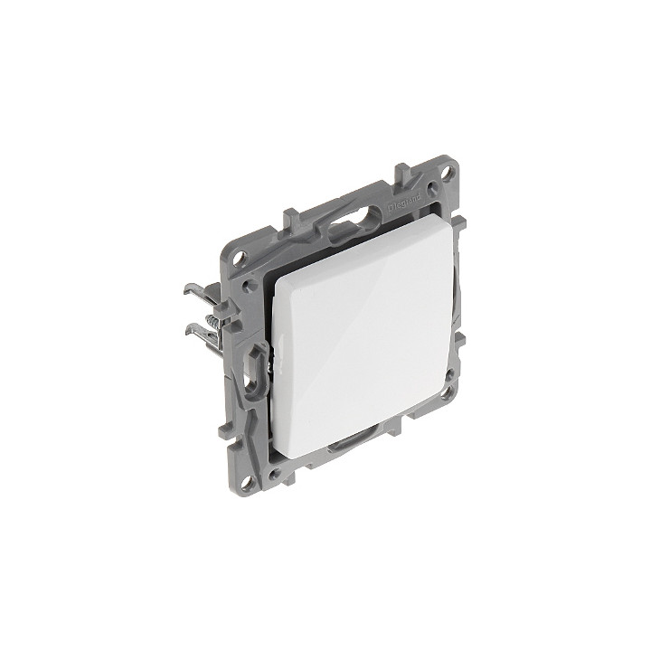 LEGRAND LE-764500 Niloe 5 portu Gigabit pārvaldāms slēdzis