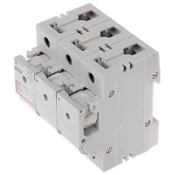 ERITTAIN SULAKKEELLA LE-606704 KOLMIVAIHEET 16 A D01 LEGRAND