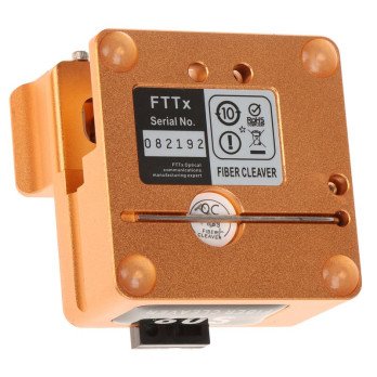 AI-9 optiskas skiedras savienotajs