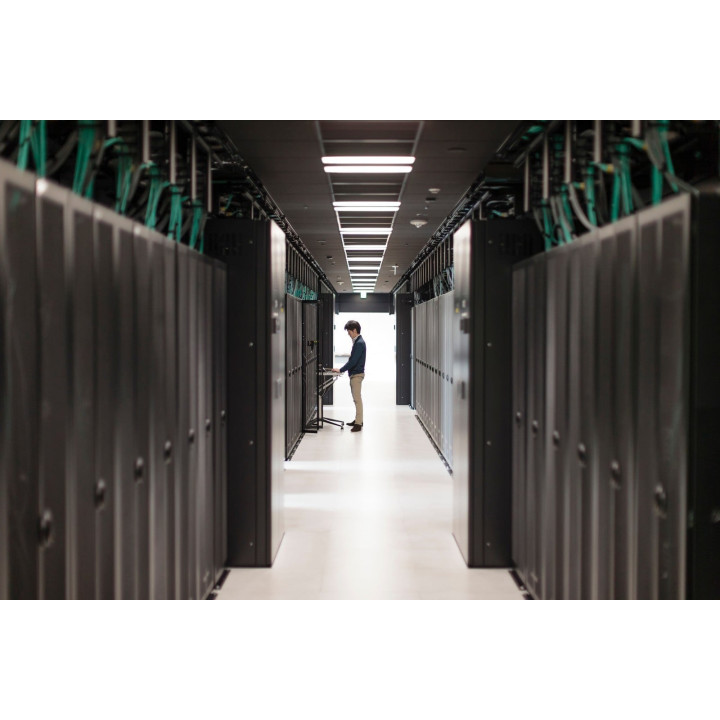 HPE Aruba CX 6200F 12G PoE 139W управляемый коммутатор R8Q72A