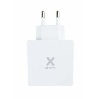 Xtorm AC Adapter 4 USB-porttia
