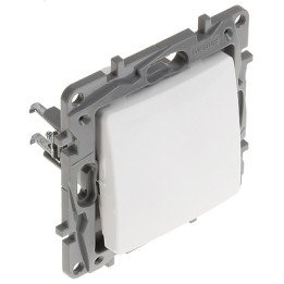 LEGRAND LE-764501 Niloe 10A One-Way Switch
