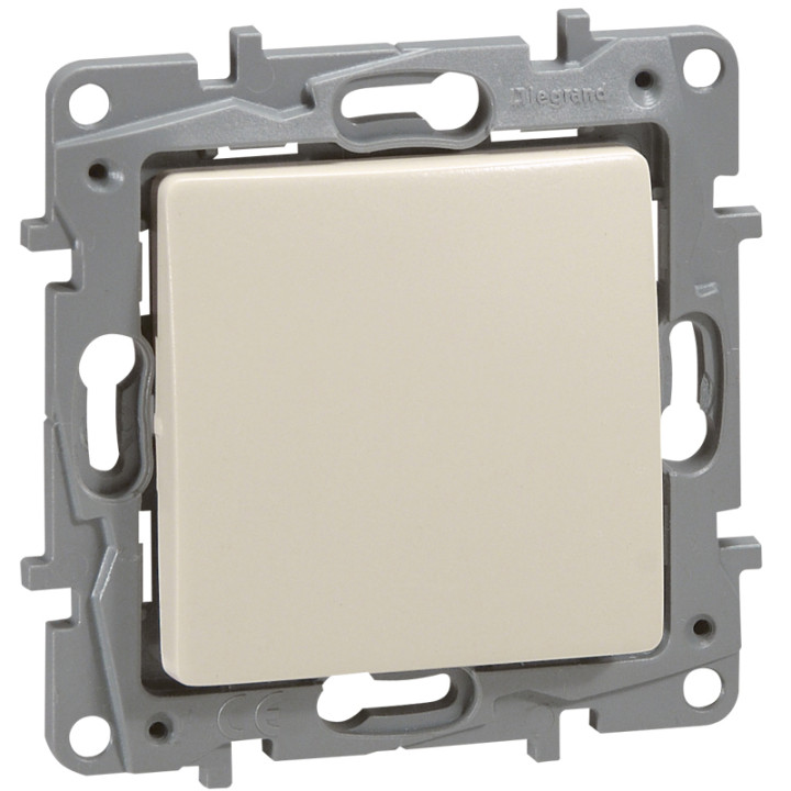 Legrand Niloe переключатель 10A слоновая кость