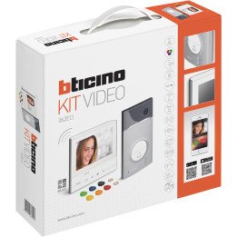 One-family handsfree kit with: connected Classe 300X13E