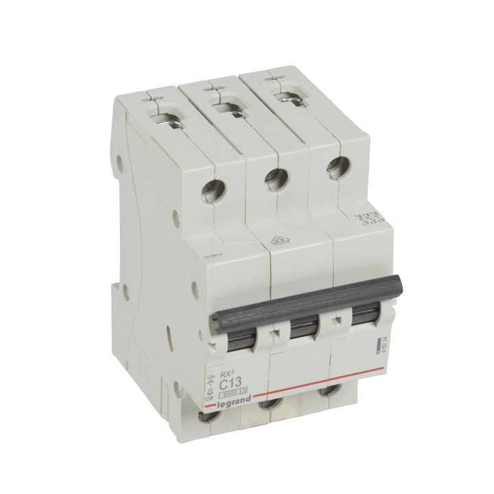 MCB RX 6000 - 3P - 400V - 13 A - C kreivė - šakės / šakės tipo maitinimo šynos