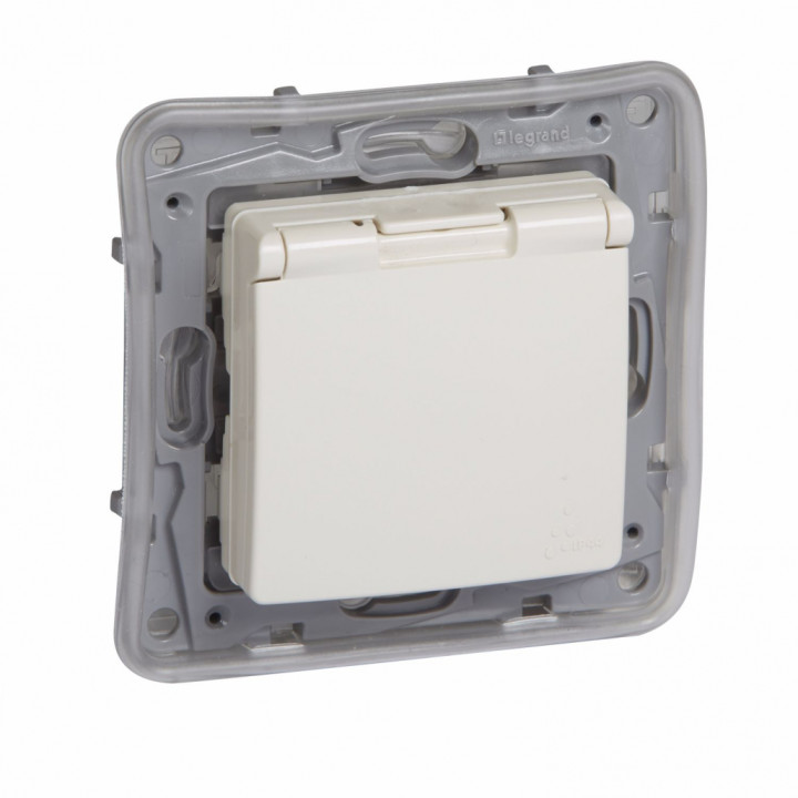 Розетка Legrand Niloe Schuko настенная IP44
