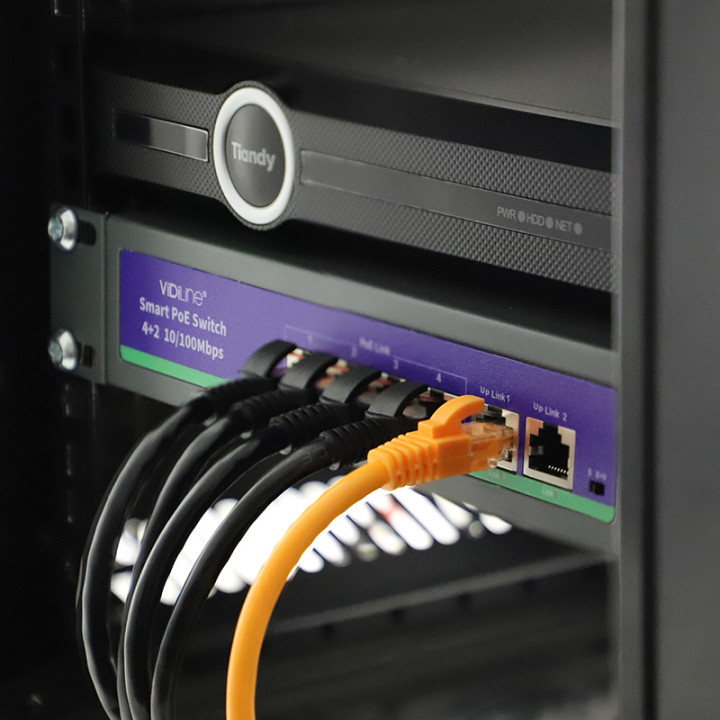 VidiLine HI-F0420FBL 6-Port PoE Switch (4 PoE + 2 Uplink) 10/100 Mb/s