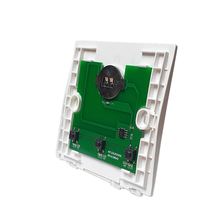 SmartWise BRF3-NFP, a 3-button wireless RF wall switch, without front panel