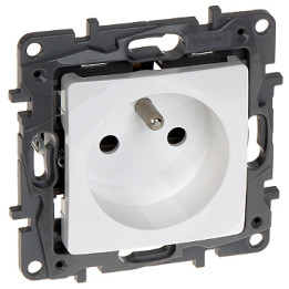 VIENO LIZDO IŠVESTIS LE-764540 Niloe 230 V 16 A LEGRAND