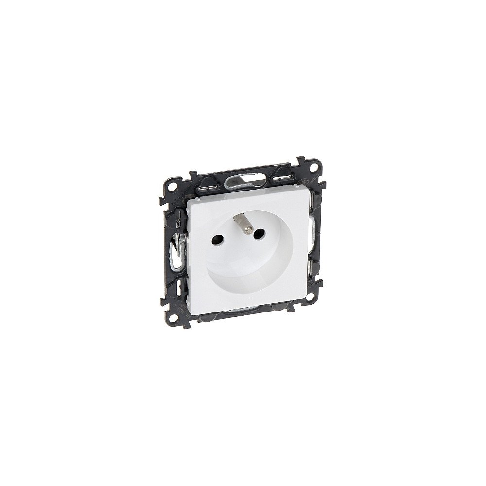 SINGLE SOCKET OUTLET LE-753184 Valena Life 230 V 16 A LEGRAND