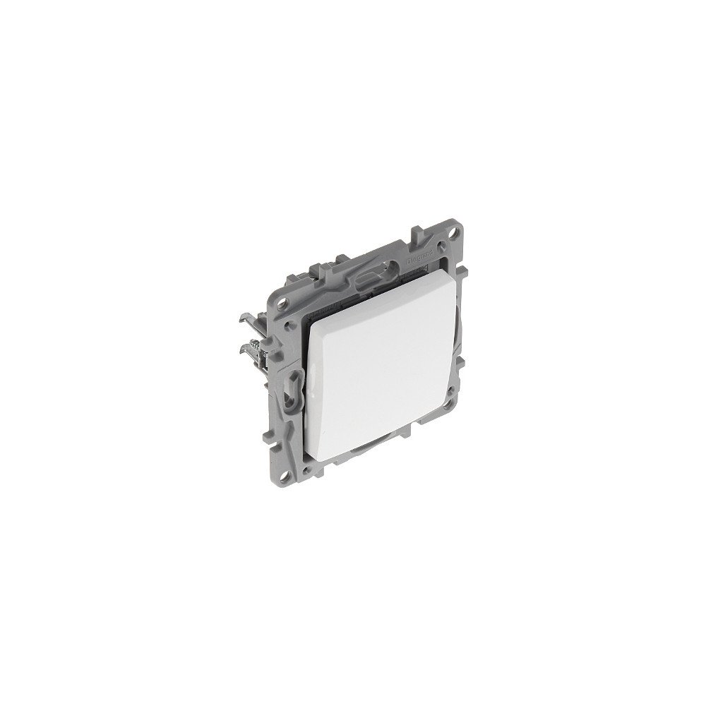 STARPSLEDZIS LE-764504 Niloe 10 A LEGRAND